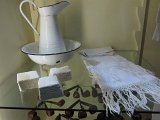 063-brocca catino sapone  e asciugamano.jpg